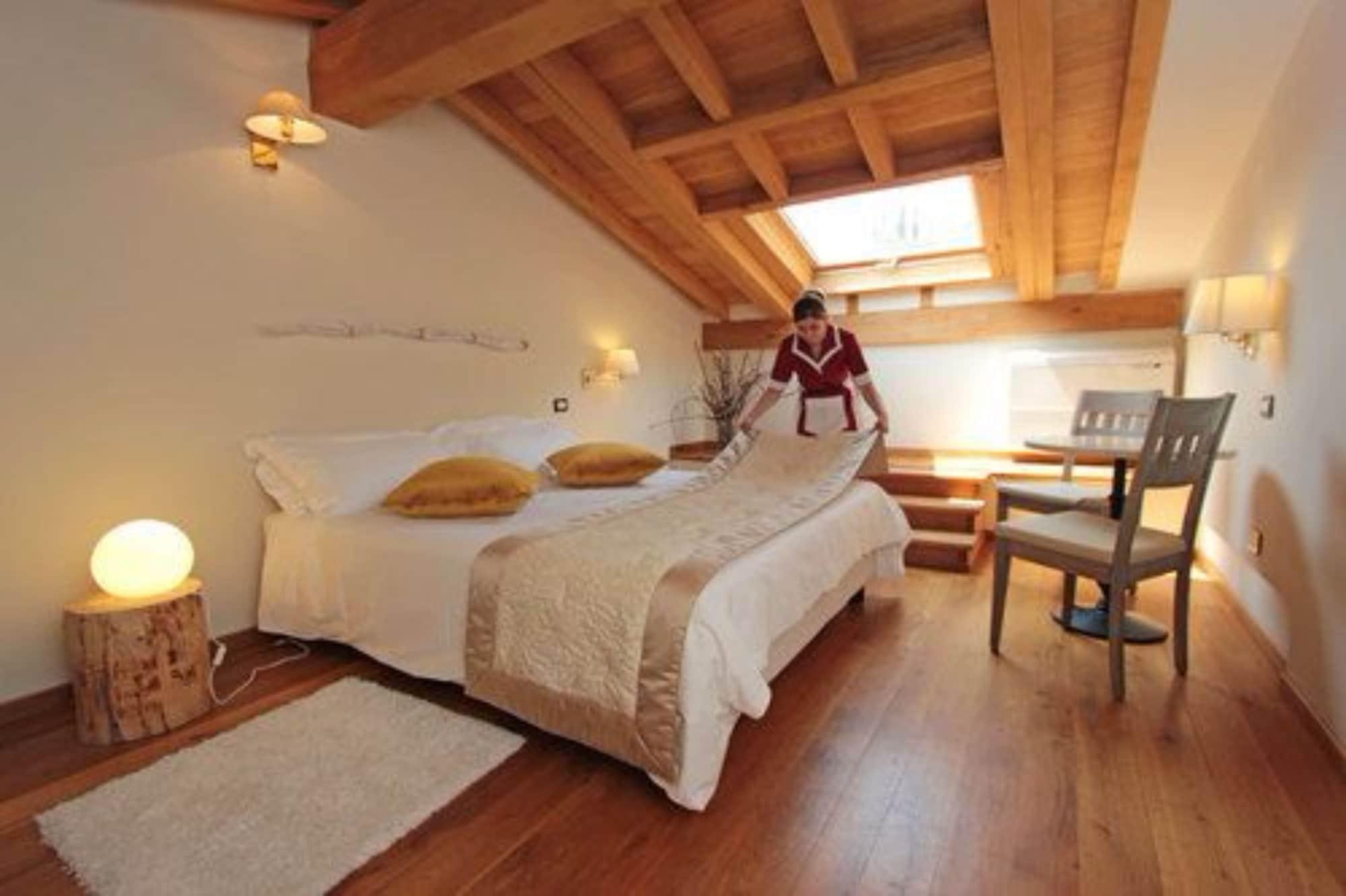 Hotel Villa Maria Au Lac - Estella Hotels Italia 토스콜라노마데노 외부 사진
