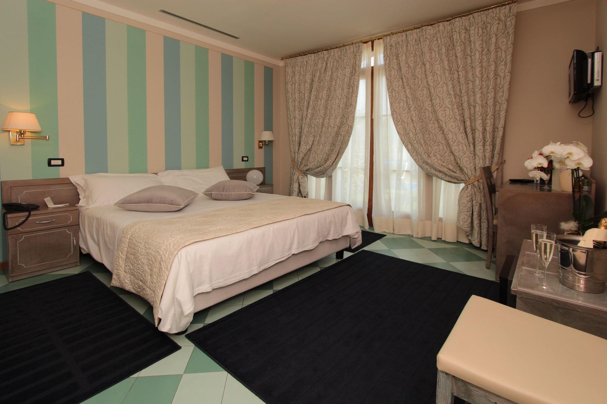Hotel Villa Maria Au Lac - Estella Hotels Italia 토스콜라노마데노 외부 사진