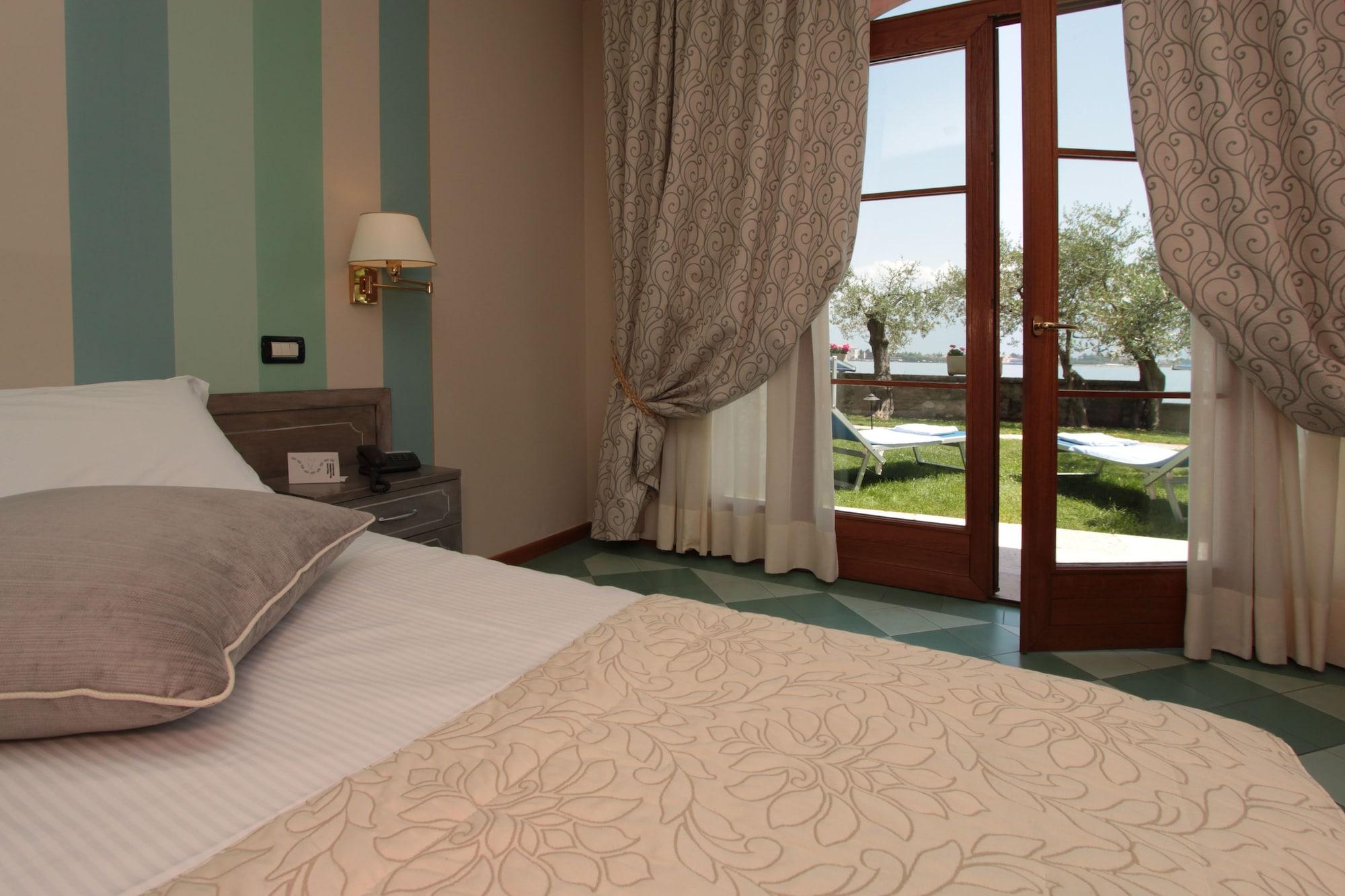 Hotel Villa Maria Au Lac - Estella Hotels Italia 토스콜라노마데노 외부 사진