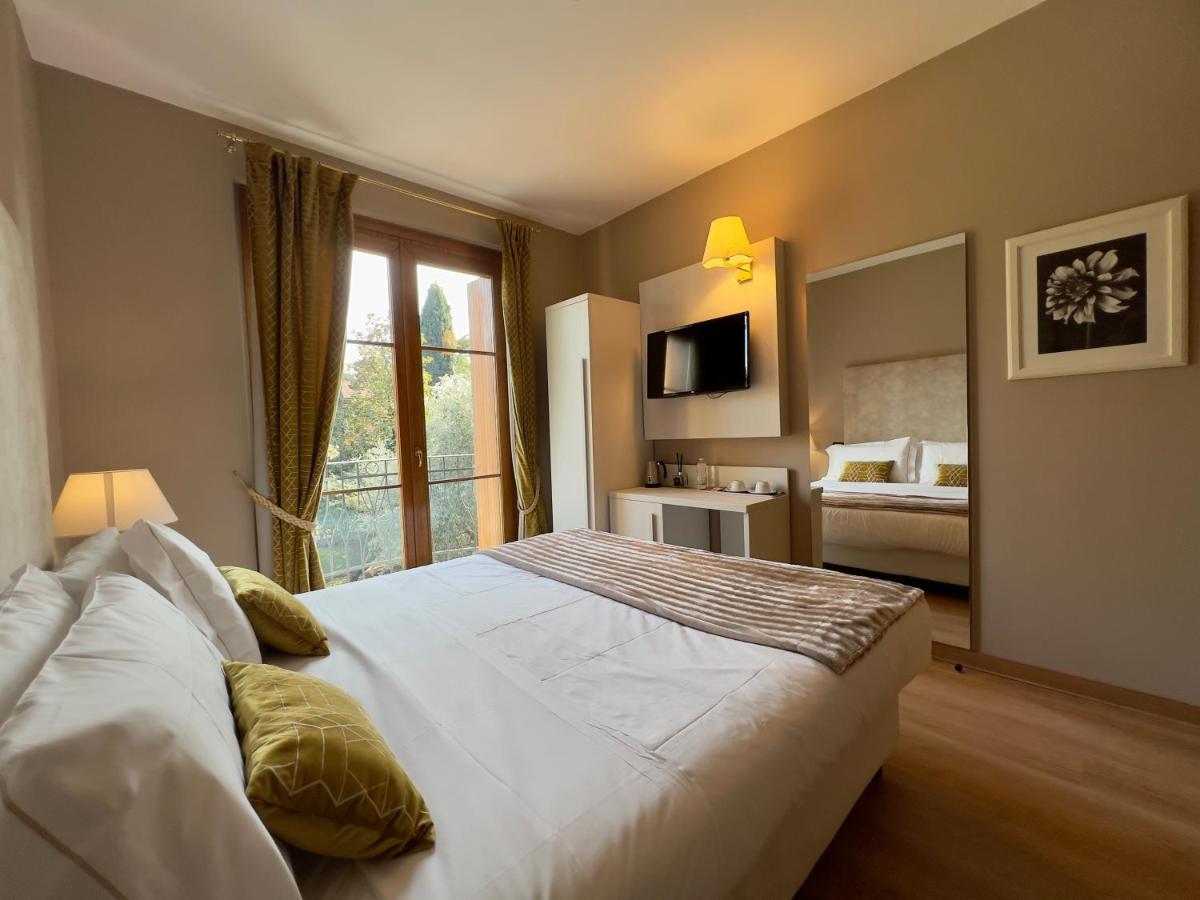 Hotel Villa Maria Au Lac - Estella Hotels Italia 토스콜라노마데노 외부 사진