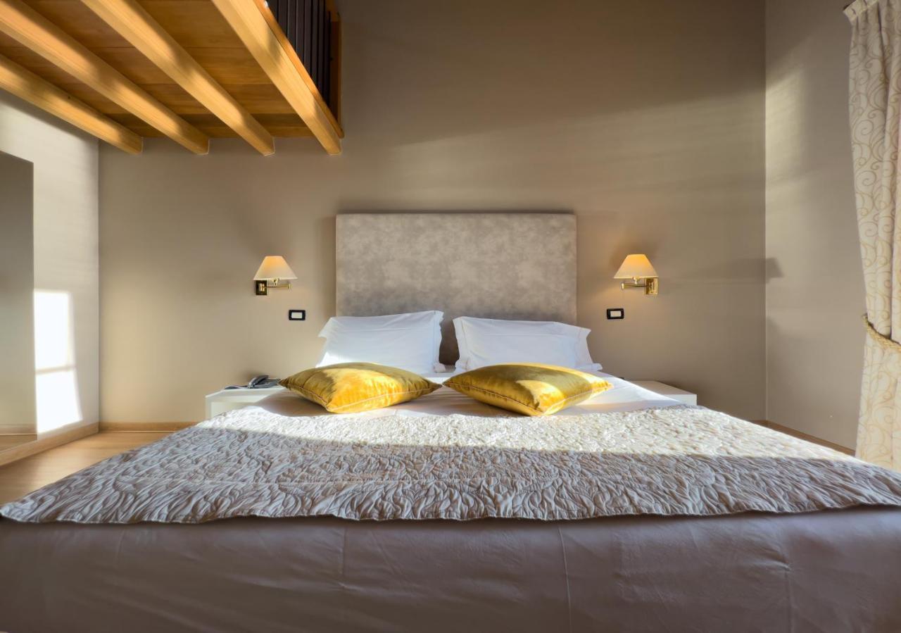 Hotel Villa Maria Au Lac - Estella Hotels Italia 토스콜라노마데노 외부 사진